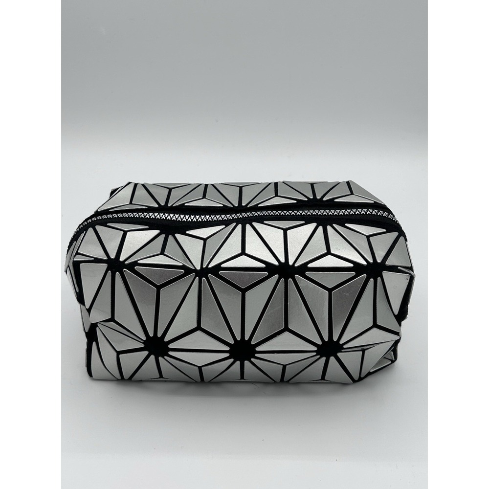 Geometric Makeup Bag Bao‎ Bao Style Silver Travel Cosmetic Pouch Zipper Viral